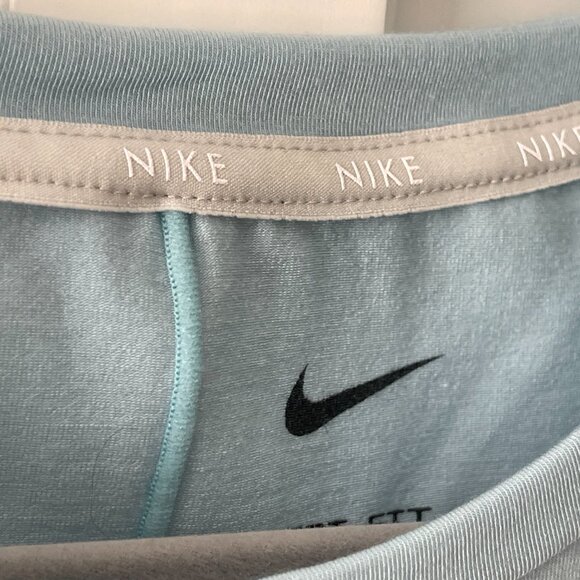 Nike Women's Dry-Fit UPF 40+ Long Sleeve Tee -NWT - Picture 9 of 13